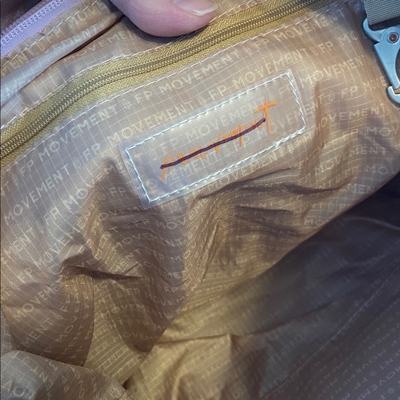 Free People Movement Slopes Sherpa Sling Bag Gem/Mauve Utility New No Tags - Picture 7 of 14